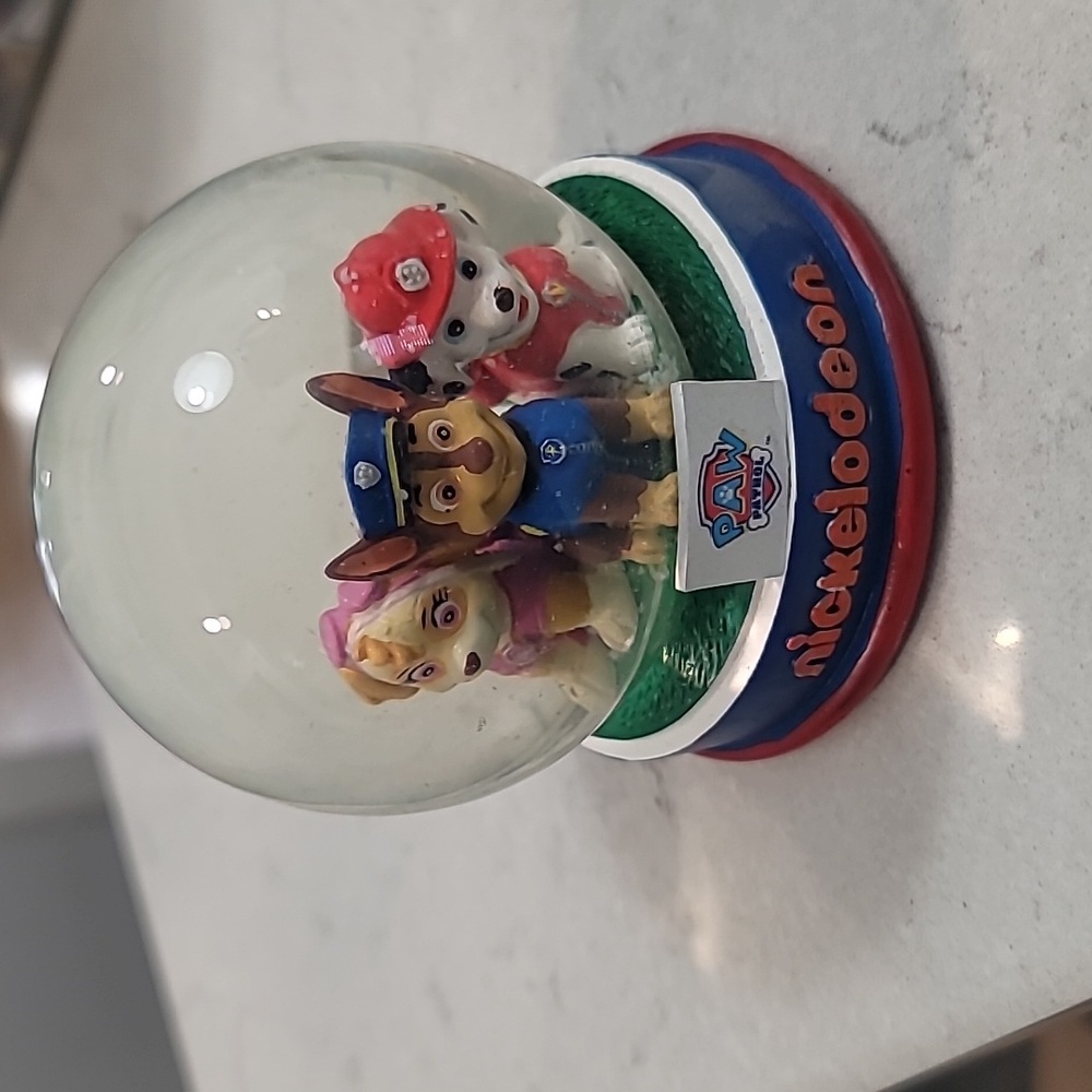 Nickelodeon Paw Patrol one size multi color snow globe.